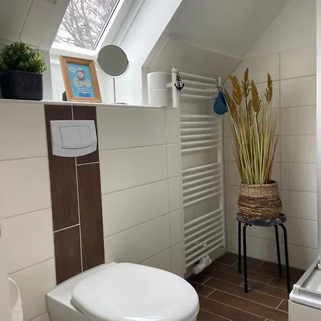 Schroeder - Ahoi - Strandkorb Am - Inklusive Bettwaesche Und Handtuecher Büsum